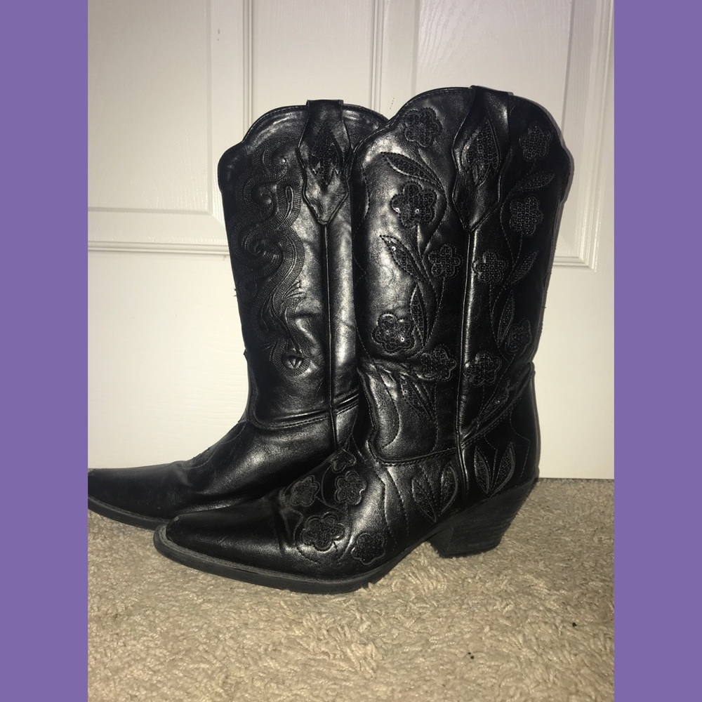 WOMENS COWBOY BOOTS SIZE 9 WITH SEQUINS